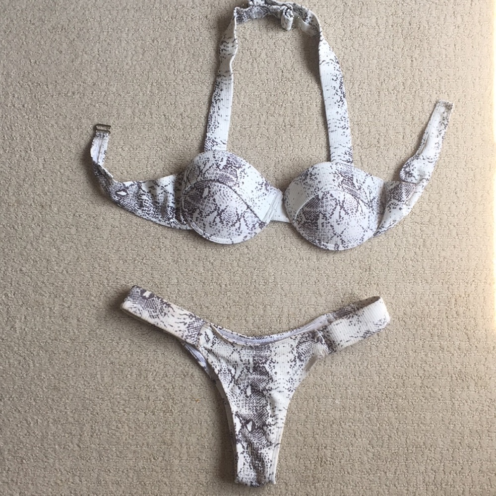 Sexy Black & White Padded Bikini